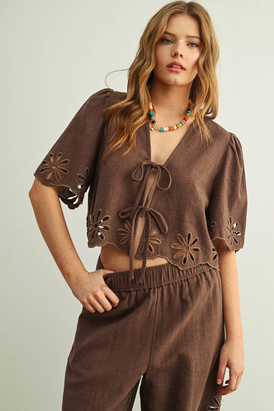 Cedar Tie Front Top
