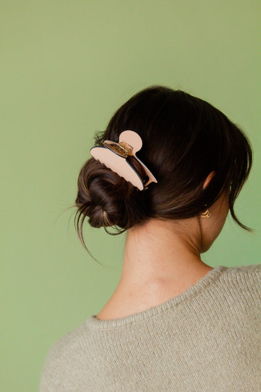 Black Trimmed Claw Clip