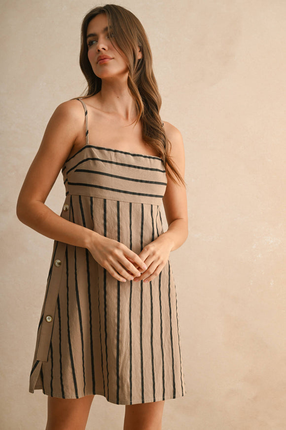 TEXTURED & PATTERN SHORT DRESS